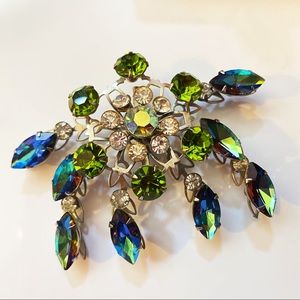 🌹🌹Large Vintage Green Blue AB Articulating Brooch